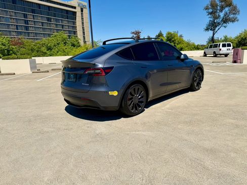 Used 2022 Tesla Model Y Performance AWD/4WD image 10