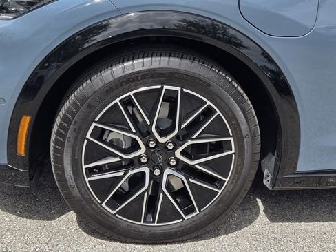 Used 2024 Ford Mustang Mach-E Premium image 10