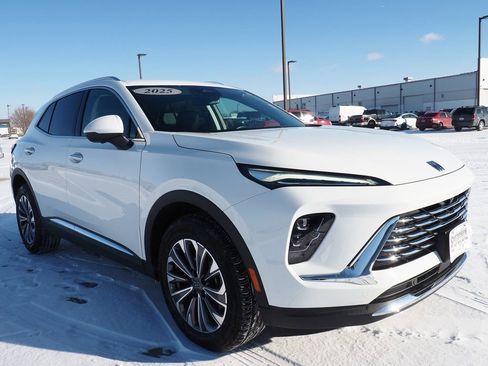 Used 2025 Buick Envision Preferred image 3