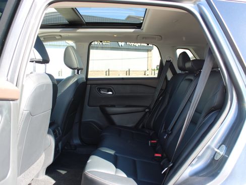 Certified 2023 Nissan Rogue SL w/ SL Premium Package image 12