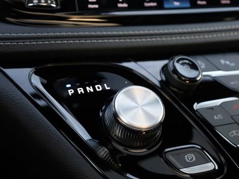 New 2026 Chrysler Pacifica Limited image 19