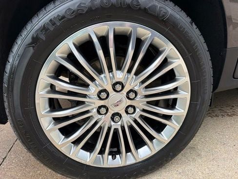 Used 2018 Cadillac XT5 Luxury w/ Driver Awareness Package AWD/4WD image 28