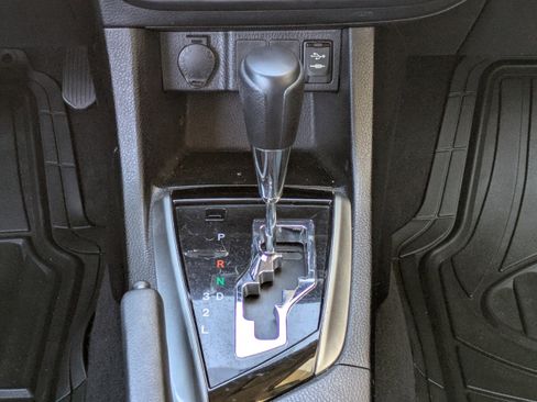 Used 2016 Toyota Corolla L image 14