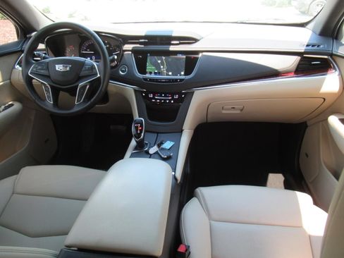 Used 2019 Cadillac XT5 Luxury AWD/4WD image 12