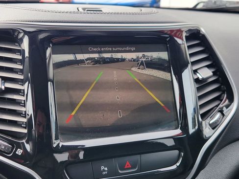 Used 2019 Jeep Cherokee Limited AWD/4WD image 36