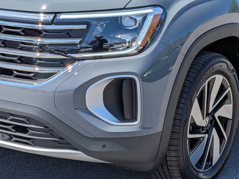 New 2026 Volkswagen Atlas SE FWD image 9
