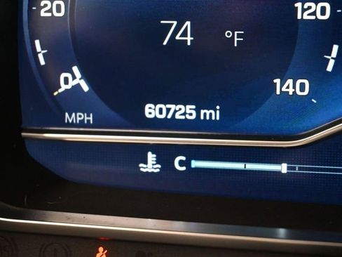 Used 2022 Chevrolet Suburban Z71 image 35