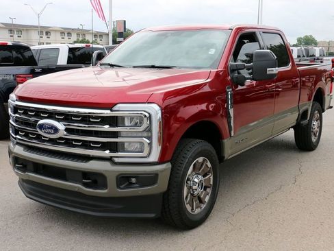 New 2026 Ford F250 King Ranch w/ FX4 Off-Road Package AWD/4WD image 2