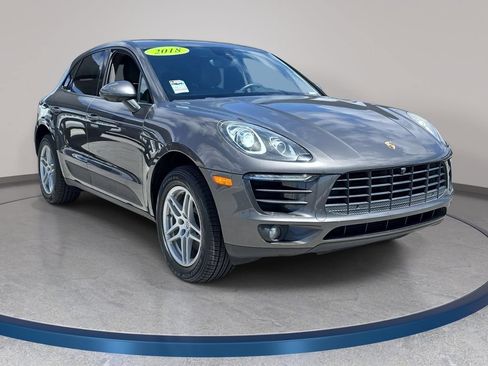Used 2018 Porsche Macan AWD/4WD image 4