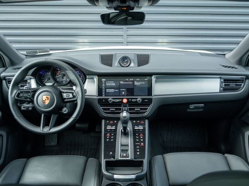 Certified 2026 Porsche Macan AWD/4WD image 21