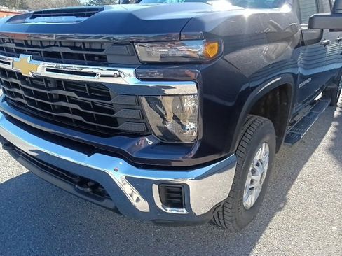 Used 2024 Chevrolet Silverado 2500 LT image 9