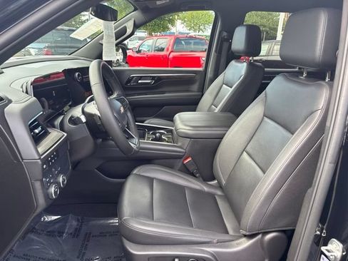 Used 2025 Chevrolet Tahoe LT AWD/4WD image 9