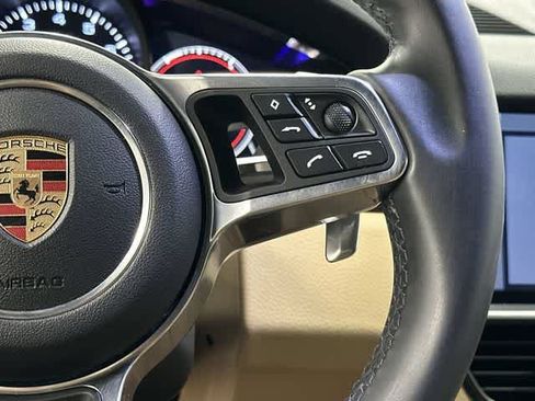 Used 2019 Porsche Cayenne AWD/4WD image 18
