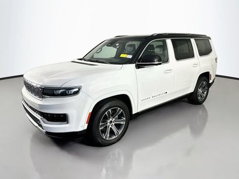 Used 2023 Jeep Grand Wagoneer 4WD image 3
