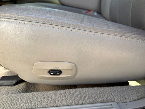 Used 2010 Mercury Grand Marquis LS RWD image 23