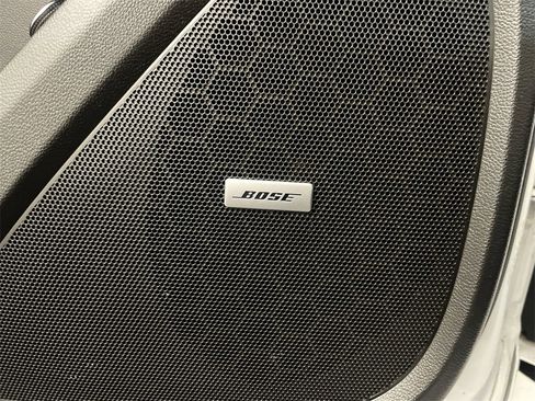 Used 2023 Chevrolet Traverse Premier image 19