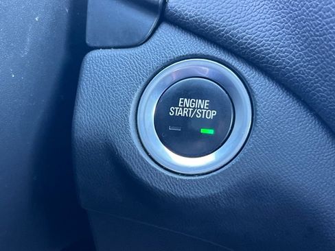 Used 2020 Chevrolet Equinox LT image 19