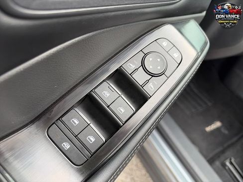 Used 2025 Nissan Rogue SV AWD/4WD image 11