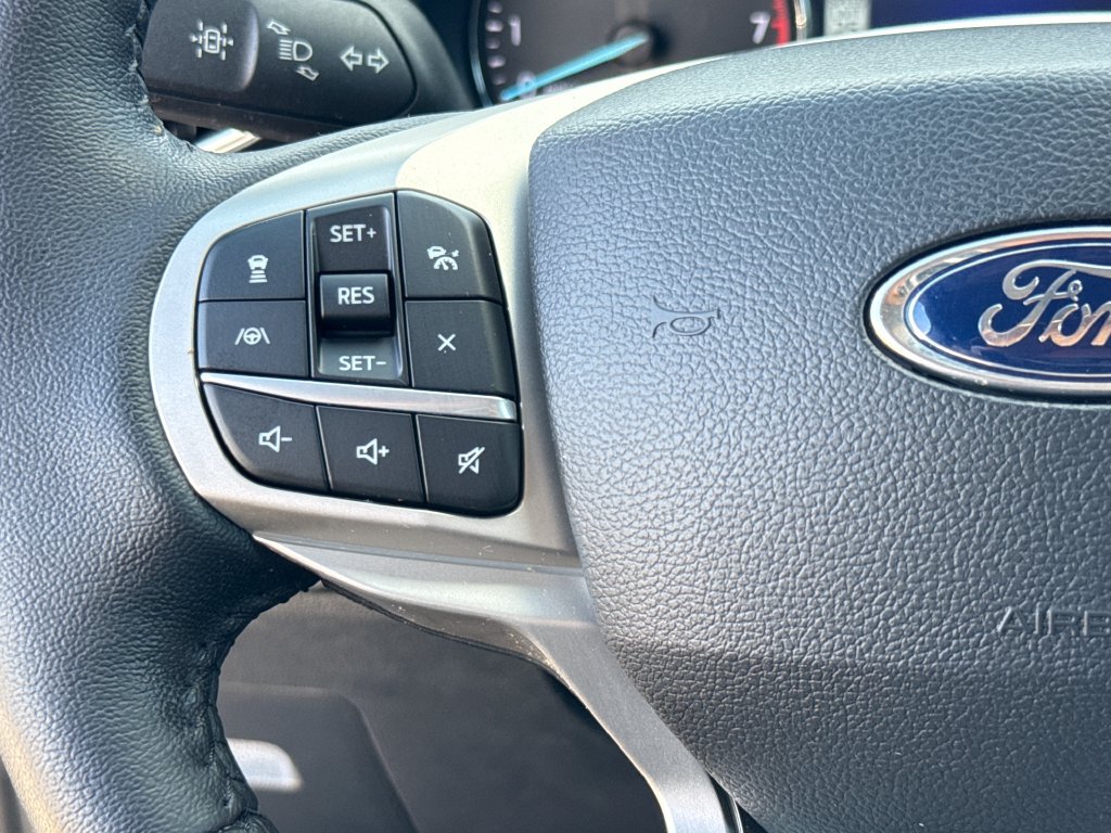 Used 2022 Ford Explorer Limited AWD/4WD image 17