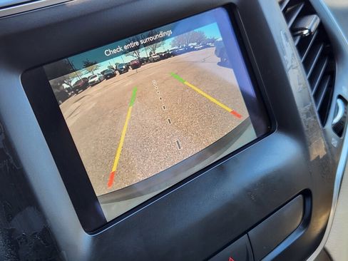 Used 2019 Jeep Cherokee Latitude w/ Popular Appearance Group AWD/4WD image 22