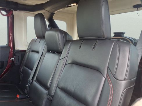 Used 2021 Jeep Wrangler Unlimited Rubicon AWD/4WD image 4