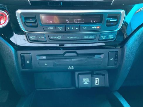 Used 2021 Honda Pilot Touring image 34