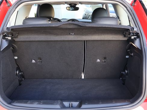 Used 2024 MINI Cooper 2-Door Hardtop image 17