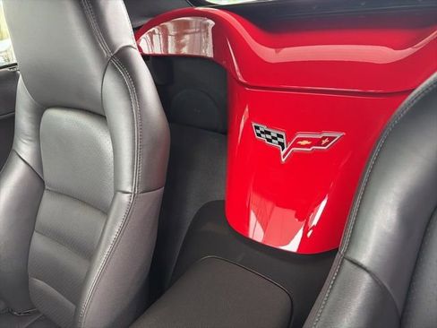 Used 2006 Chevrolet Corvette Convertible w/ Preferred Equipment Group RWD image 24