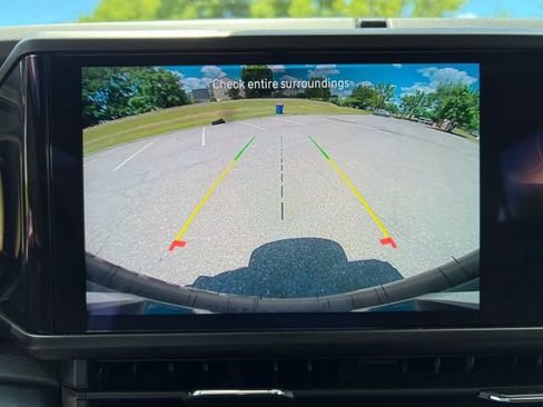 Used 2025 Jeep Wrangler Unlimited Sahara AWD/4WD image 23