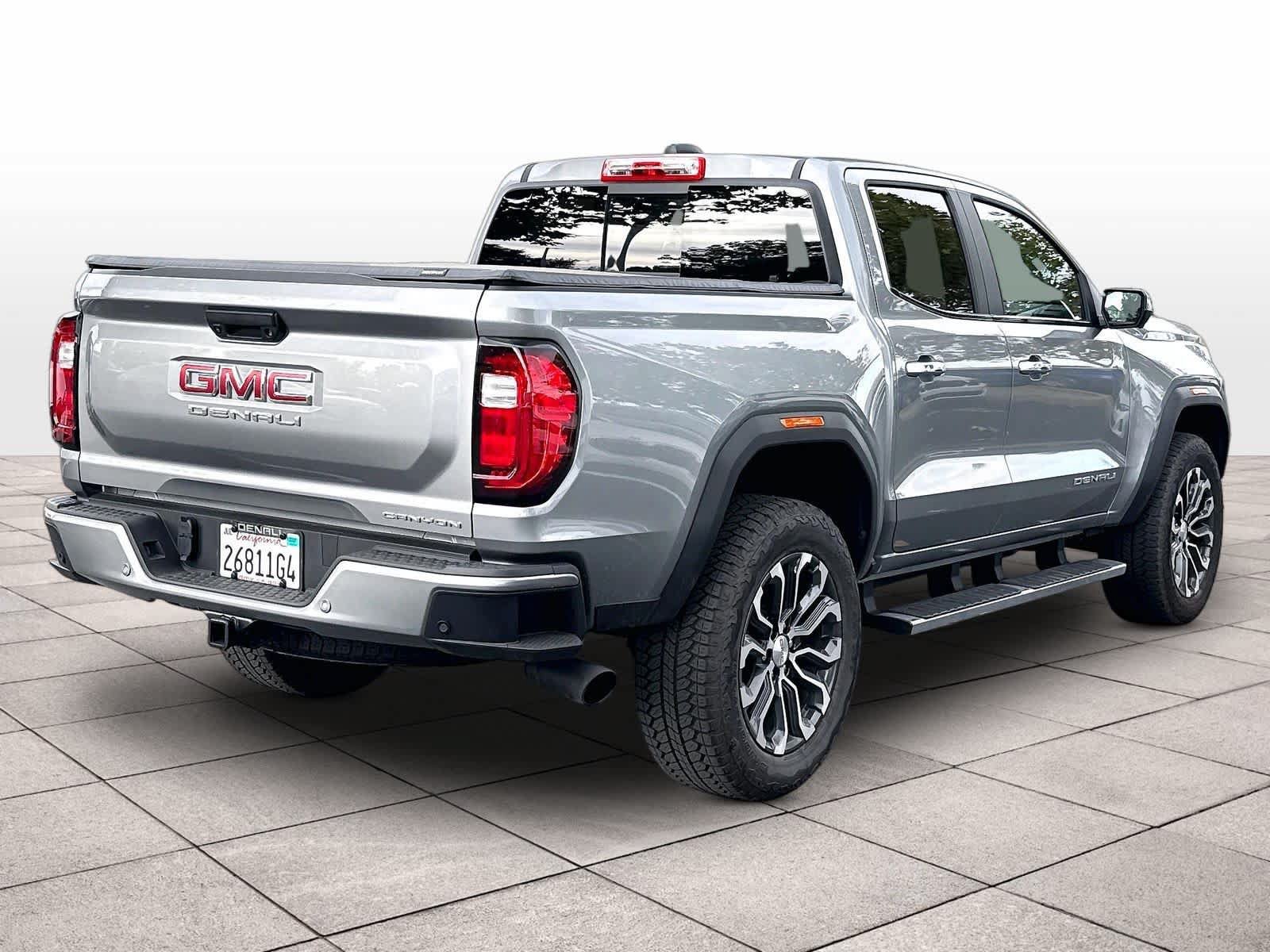 Used 2025 GMC Canyon Denali AWD/4WD image 6