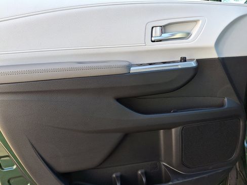 Used 2026 Toyota Sienna XLE image 15
