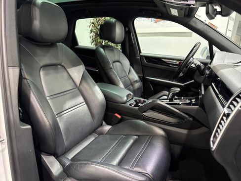 Used 2019 Porsche Cayenne image 55