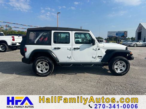 Used 2018 Jeep Wrangler Unlimited Sport AWD/4WD image 6