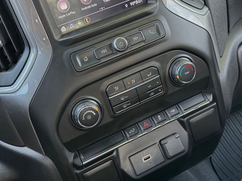 Used 2020 Chevrolet Silverado 1500 Custom w/ Custom Value Package image 26