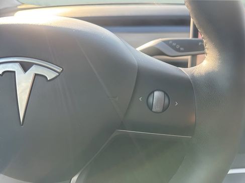 Used 2023 Tesla Model 3 Standard Range image 17