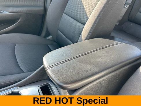 Used 2024 Chevrolet Malibu LT image 31