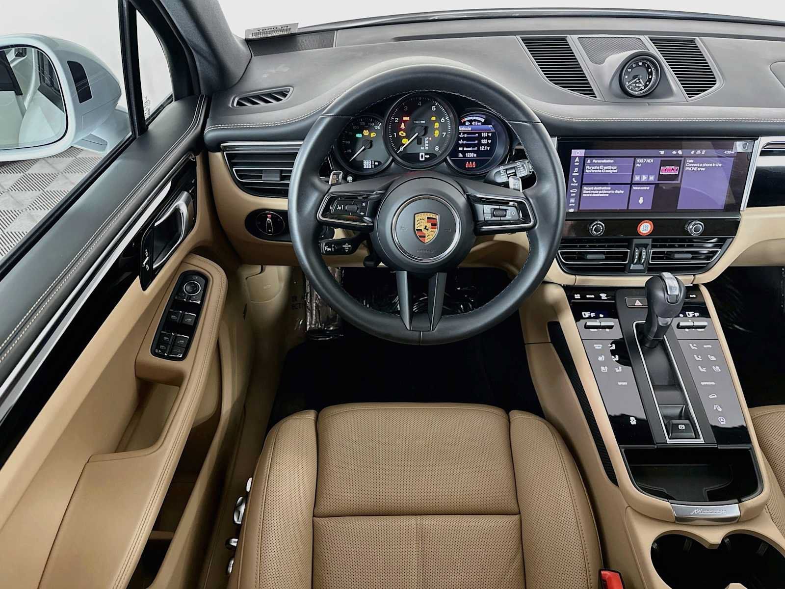Certified 2026 Porsche Macan AWD/4WD image 24