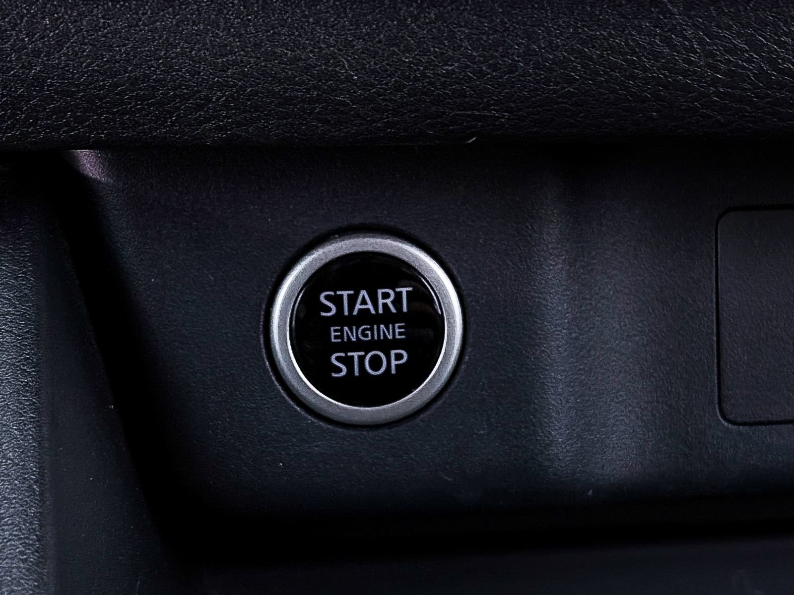 Used 2023 Nissan Rogue SV FWD image 22