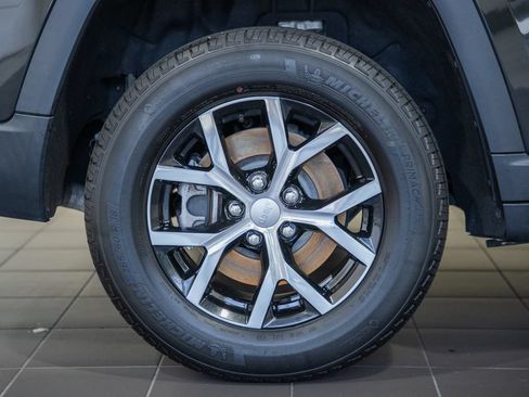 Certified 2023 Jeep Grand Cherokee L Limited AWD/4WD image 19