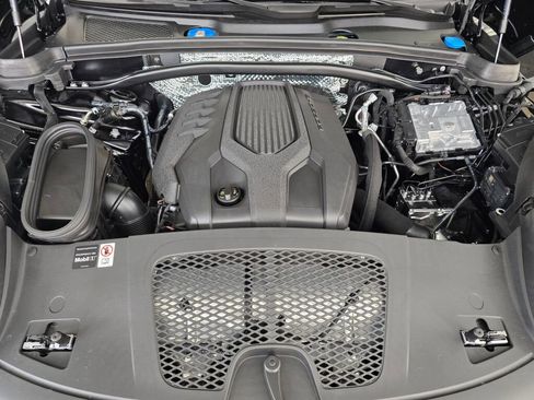 New 2026 Porsche Macan image 11