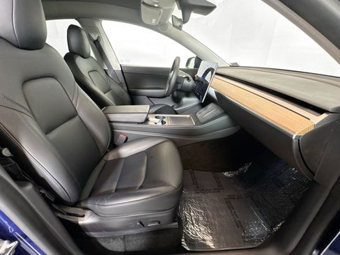 Used 2022 Tesla Model Y Long Range image 25