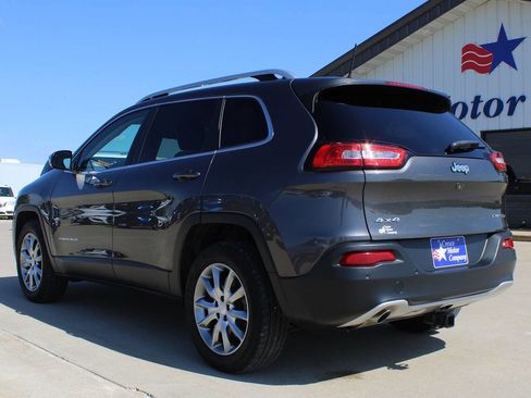 Used 2018 Jeep Cherokee Limited AWD/4WD image 7