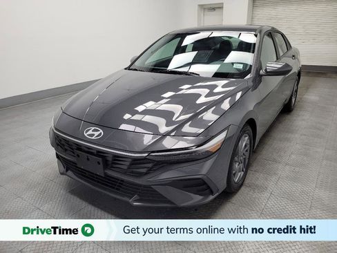 Used 2024 Hyundai Elantra SEL image 1