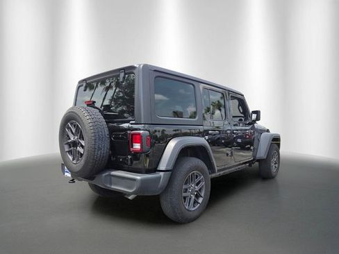 Used 2025 Jeep Wrangler Unlimited Sport AWD/4WD image 5