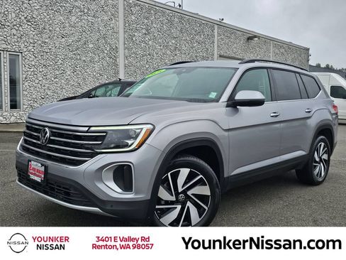 Used 2025 Volkswagen Atlas SE AWD/4WD image 1