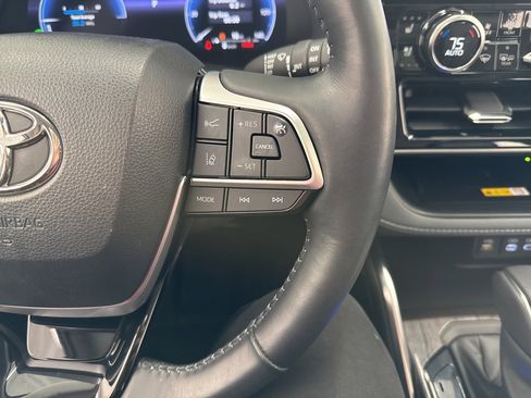 Used 2023 Toyota Highlander Limited image 20