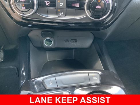 Used 2024 Chevrolet Trax LT FWD image 41