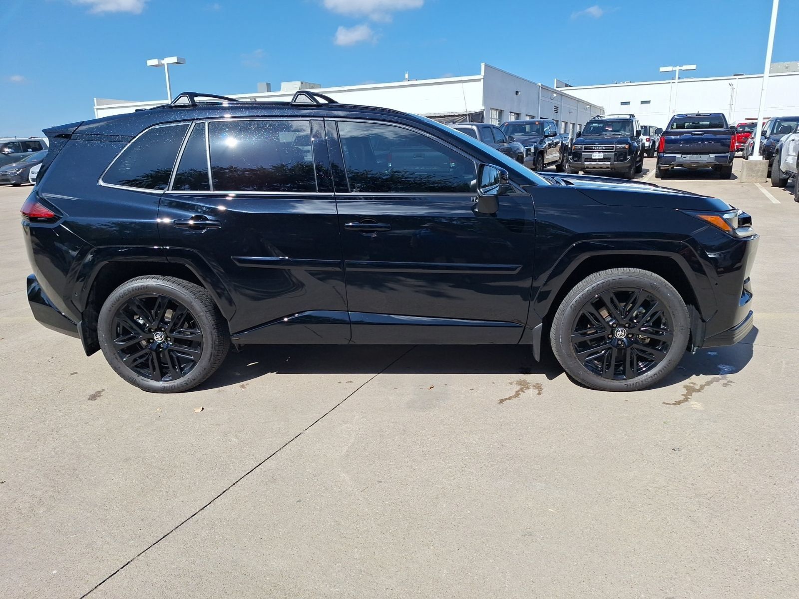 Used 2026 Toyota RAV4 XSE w/ Panoramic Sun Roof Package AWD/4WD image 7
