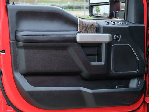 Used 2019 Ford F250 Lariat w/ Chrome Package image 35