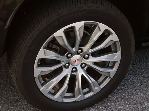 Used 2021 GMC Yukon XL Denali w/ Denali Premium Package AWD/4WD image 8